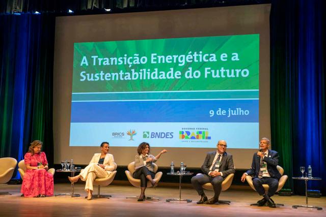 Como o apoio internacional está impulsionando a transição energética